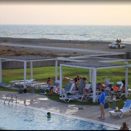 Aphrodite Beachfront Apartment Ghaziveran Exterior foto