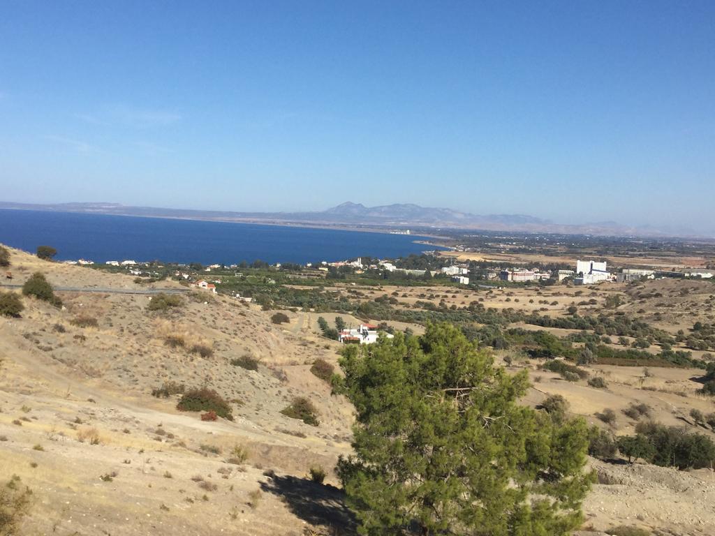 Aphrodite Beachfront Apartment Ghaziveran Exterior foto
